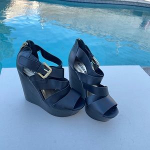Black Wedges